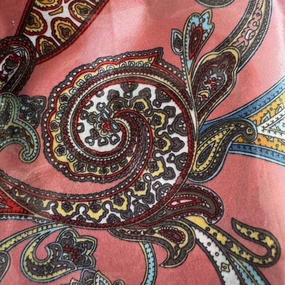 Elegant Pink and Blue Silk Scarf
35.433 inches x 35.433
0181 - Picture 2 of 2